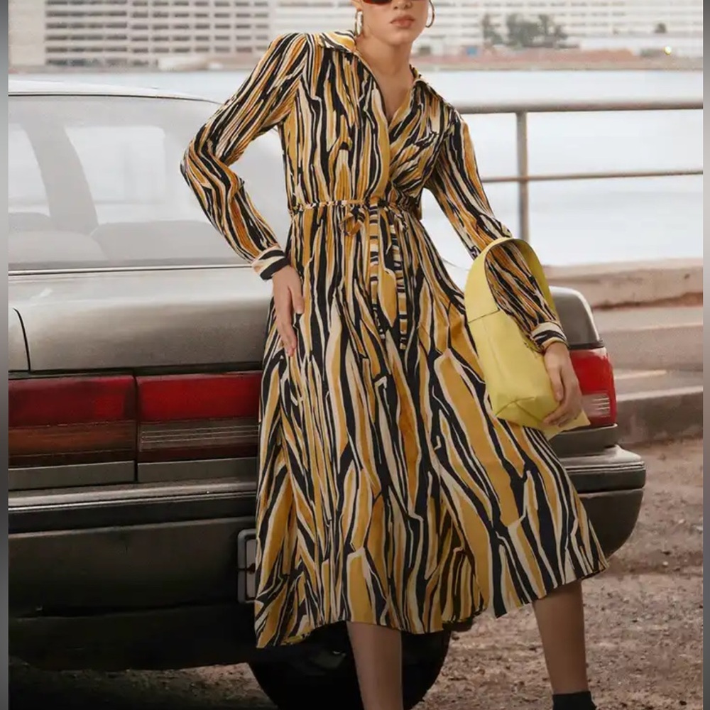 Mango Black Gold Striped patterned Long Sleeve midi Dress workwear pleated MNG